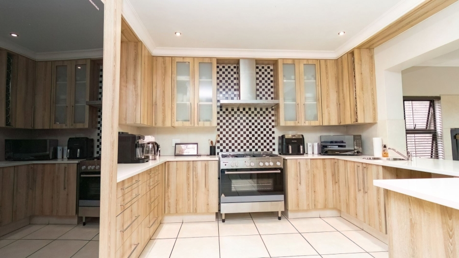 4 Bedroom Property for Sale in Boschdal North West